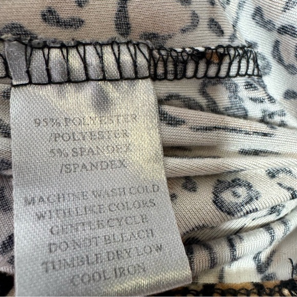 Kathryn top animal print with ribbon 🎀 bow accent stretchy soft *flaw* y2k MOB - Picture 6 of 10